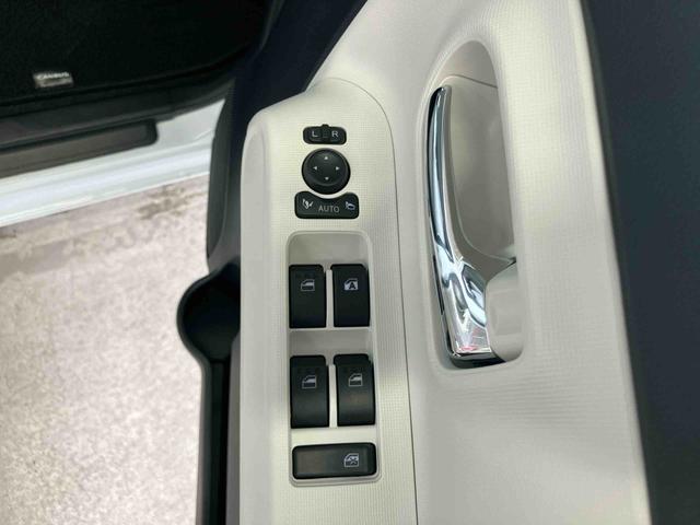 ムーヴキャンバスストライプスＧ衝突回避支援　横滑り防止装置　両側電動スライドドア　置きラクボックス　ホットカップホルダー　オートブレーキホールド付き電動パーキング　前席シートヒーター　プッシュエンジンスタート　キーフリーシステム（千葉県）の中古車