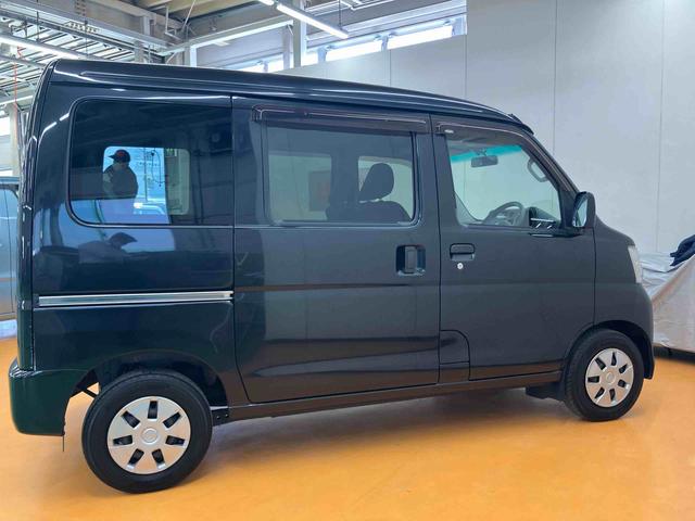 ハイゼットカーゴクルーズターボ操作パネル脱着式ＣＤラジオチューナー　ＵＳＢ接続　ＡＵＸ接続　ＥＴＣ　オーバーヘッドシェルフ　電動格納式ドアミラー　キーレスエントリー　荷台マット　灰皿　シガーライター　フルホイールキャップ（千葉県）の中古車