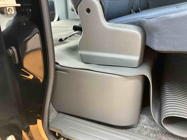 ハイゼットカーゴクルーズターボ操作パネル脱着式ＣＤラジオチューナー　ＵＳＢ接続　ＡＵＸ接続　ＥＴＣ　オーバーヘッドシェルフ　電動格納式ドアミラー　キーレスエントリー　荷台マット　灰皿　シガーライター　フルホイールキャップ（千葉県）の中古車