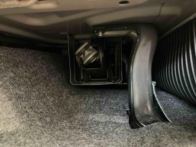 ハイゼットカーゴクルーズターボ操作パネル脱着式ＣＤラジオチューナー　ＵＳＢ接続　ＡＵＸ接続　ＥＴＣ　オーバーヘッドシェルフ　電動格納式ドアミラー　キーレスエントリー　荷台マット　灰皿　シガーライター　フルホイールキャップ（千葉県）の中古車