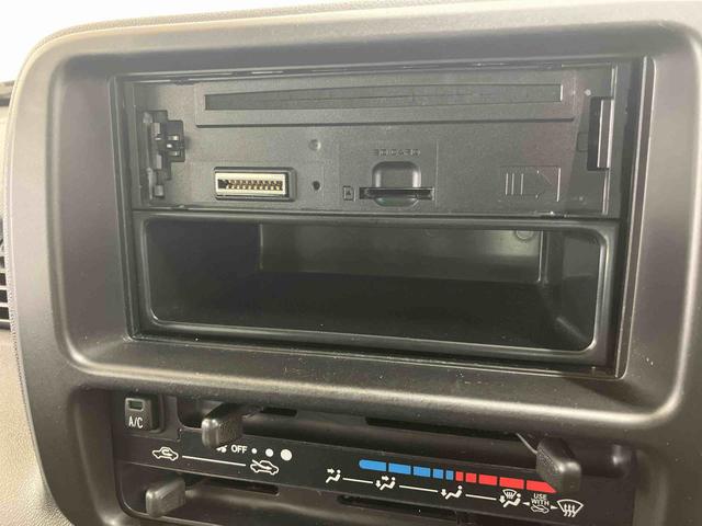 ハイゼットカーゴクルーズターボ操作パネル脱着式ＣＤラジオチューナー　ＵＳＢ接続　ＡＵＸ接続　ＥＴＣ　オーバーヘッドシェルフ　電動格納式ドアミラー　キーレスエントリー　荷台マット　灰皿　シガーライター　フルホイールキャップ（千葉県）の中古車