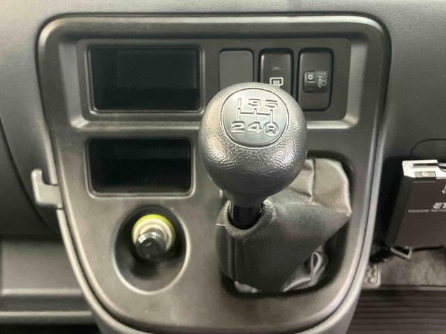 ハイゼットカーゴクルーズターボ操作パネル脱着式ＣＤラジオチューナー　ＵＳＢ接続　ＡＵＸ接続　ＥＴＣ　オーバーヘッドシェルフ　電動格納式ドアミラー　キーレスエントリー　荷台マット　灰皿　シガーライター　フルホイールキャップ（千葉県）の中古車