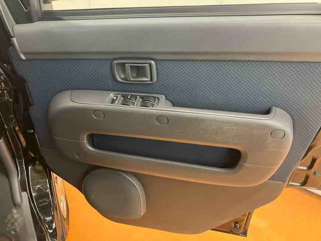 ハイゼットカーゴクルーズターボ操作パネル脱着式ＣＤラジオチューナー　ＵＳＢ接続　ＡＵＸ接続　ＥＴＣ　オーバーヘッドシェルフ　電動格納式ドアミラー　キーレスエントリー　荷台マット　灰皿　シガーライター　フルホイールキャップ（千葉県）の中古車