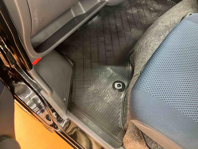 ハイゼットカーゴクルーズターボ操作パネル脱着式ＣＤラジオチューナー　ＵＳＢ接続　ＡＵＸ接続　ＥＴＣ　オーバーヘッドシェルフ　電動格納式ドアミラー　キーレスエントリー　荷台マット　灰皿　シガーライター　フルホイールキャップ（千葉県）の中古車