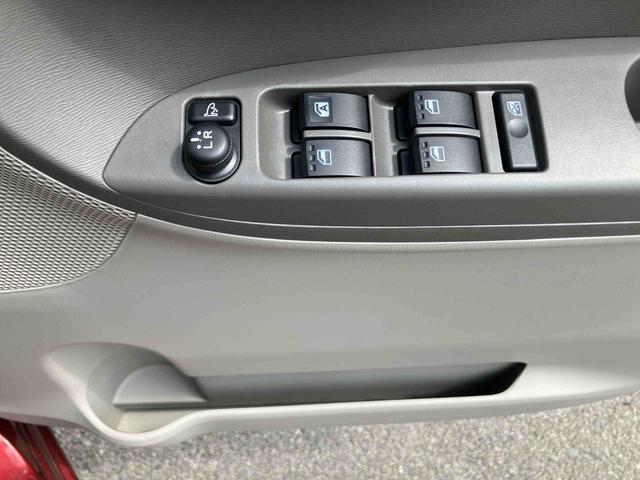 タントＸ　ＳＡ衝突軽減装置　横滑り防止装置　両側スライドドア（左側電動）　ＣＤ／ラジオ／ＡＵＸ　ハロゲンヘッドライト　オートライト　キーフリーシステム　盗難防止警報　オートＡ／Ｃ　足踏み式駐車ブレーキ（千葉県）の中古車