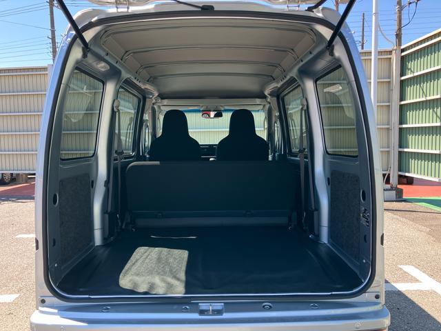 ハイゼットカーゴデラックスＳＡIIIオートマ　ＬＥＤヘッドライト　スモークガラス　オーバーヘッドシェルフ　トップシェイドガラス　衝突被害軽減装置　両側スライドドア　アイドリングストップ　リヤ障害物センサー　スピーカー一体ＡＭ／ＦＭラジオ（千葉県）の中古車