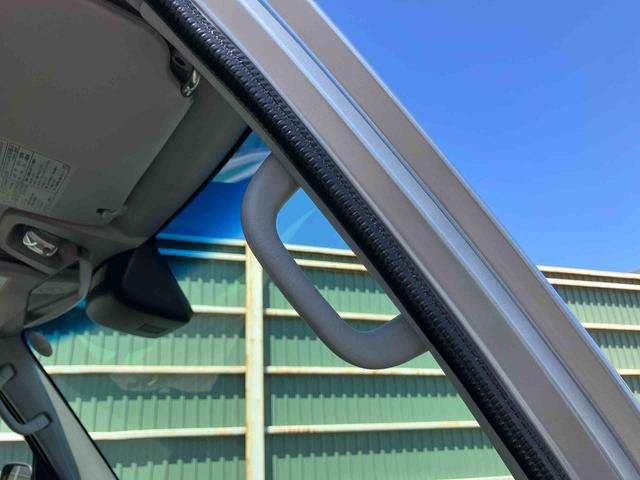 ハイゼットカーゴデラックスＳＡIIIオートマ　ＬＥＤヘッドライト　スモークガラス　オーバーヘッドシェルフ　トップシェイドガラス　衝突被害軽減装置　両側スライドドア　アイドリングストップ　リヤ障害物センサー　スピーカー一体ＡＭ／ＦＭラジオ（千葉県）の中古車