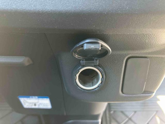 ハイゼットカーゴデラックスＳＡIIIオートマ　ＬＥＤヘッドライト　スモークガラス　オーバーヘッドシェルフ　トップシェイドガラス　衝突被害軽減装置　両側スライドドア　アイドリングストップ　リヤ障害物センサー　スピーカー一体ＡＭ／ＦＭラジオ（千葉県）の中古車