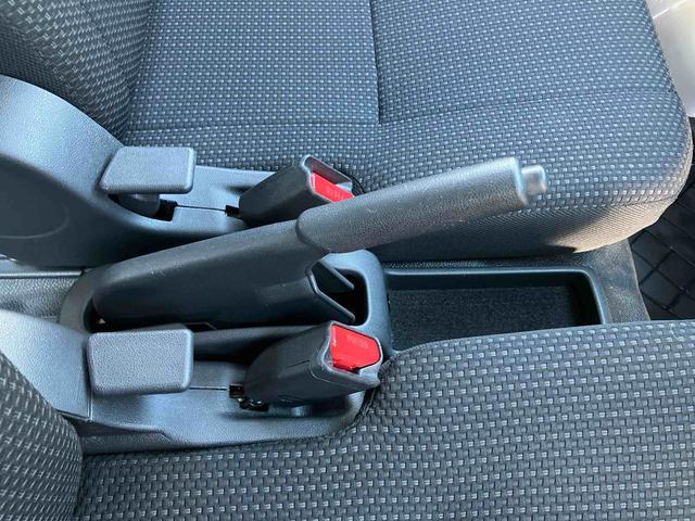 ハイゼットカーゴデラックスＳＡIIIオートマ　ＬＥＤヘッドライト　スモークガラス　オーバーヘッドシェルフ　トップシェイドガラス　衝突被害軽減装置　両側スライドドア　アイドリングストップ　リヤ障害物センサー　スピーカー一体ＡＭ／ＦＭラジオ（千葉県）の中古車