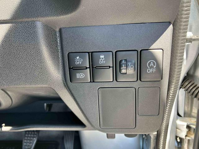 ハイゼットカーゴデラックスＳＡIIIオートマ　ＬＥＤヘッドライト　スモークガラス　オーバーヘッドシェルフ　トップシェイドガラス　衝突被害軽減装置　両側スライドドア　アイドリングストップ　リヤ障害物センサー　スピーカー一体ＡＭ／ＦＭラジオ（千葉県）の中古車