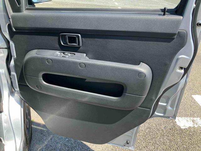 ハイゼットカーゴデラックスＳＡIIIオートマ　ＬＥＤヘッドライト　スモークガラス　オーバーヘッドシェルフ　トップシェイドガラス　衝突被害軽減装置　両側スライドドア　アイドリングストップ　リヤ障害物センサー　スピーカー一体ＡＭ／ＦＭラジオ（千葉県）の中古車