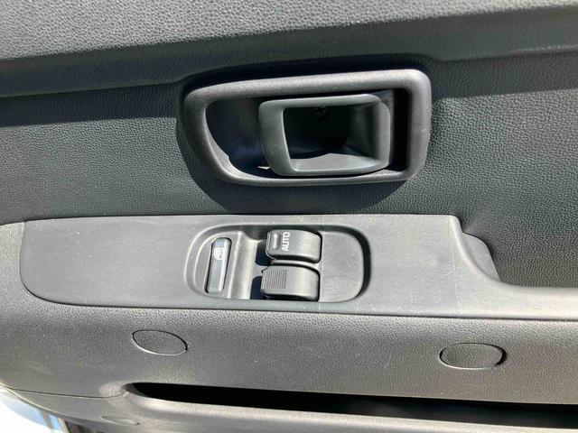 ハイゼットカーゴデラックスＳＡIIIオートマ　ＬＥＤヘッドライト　スモークガラス　オーバーヘッドシェルフ　トップシェイドガラス　衝突被害軽減装置　両側スライドドア　アイドリングストップ　リヤ障害物センサー　スピーカー一体ＡＭ／ＦＭラジオ（千葉県）の中古車