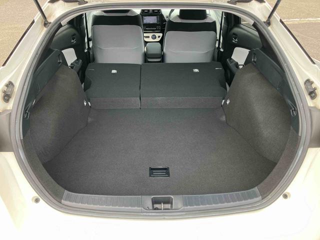 プリウスＡハイブリッド　駐車支援装置　ナビ／ワンセグ／ＢＴ　バックカメラ　全車速追従クルコン　ＬＥＤヘッドライト　オートライト　オートハイビーム　ＢＳＭ　コーナーセンサー　革巻きステアリング　ＨＵＤ　オートＡＣ（千葉県）の中古車