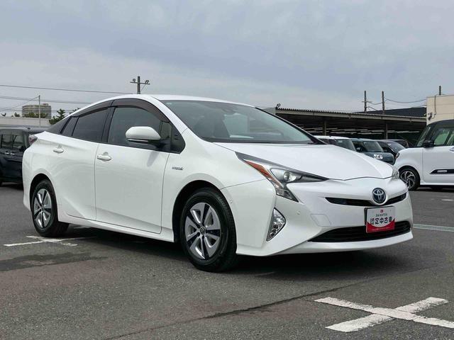 プリウスＡハイブリッド　駐車支援装置　ナビ／ワンセグ／ＢＴ　バックカメラ　全車速追従クルコン　ＬＥＤヘッドライト　オートライト　オートハイビーム　ＢＳＭ　コーナーセンサー　革巻きステアリング　ＨＵＤ　オートＡＣ（千葉県）の中古車