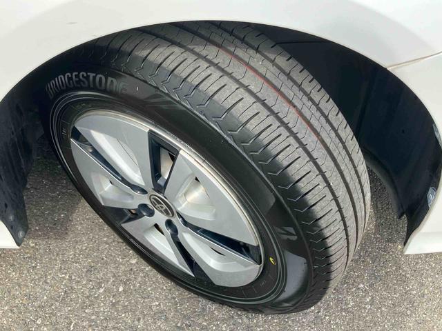 プリウスＡハイブリッド　駐車支援装置　ナビ／ワンセグ／ＢＴ　バックカメラ　全車速追従クルコン　ＬＥＤヘッドライト　オートライト　オートハイビーム　ＢＳＭ　コーナーセンサー　革巻きステアリング　ＨＵＤ　オートＡＣ（千葉県）の中古車