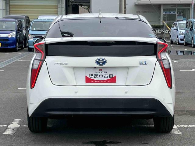 プリウスＡハイブリッド　駐車支援装置　ナビ／ワンセグ／ＢＴ　バックカメラ　全車速追従クルコン　ＬＥＤヘッドライト　オートライト　オートハイビーム　ＢＳＭ　コーナーセンサー　革巻きステアリング　ＨＵＤ　オートＡＣ（千葉県）の中古車