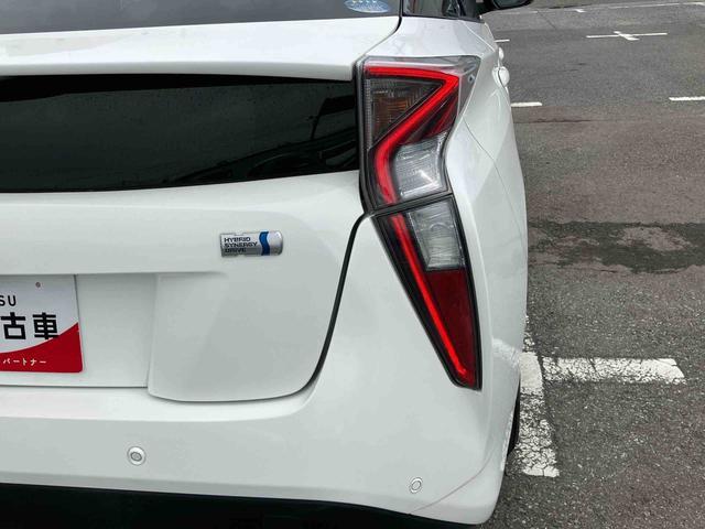 プリウスＡハイブリッド　駐車支援装置　ナビ／ワンセグ／ＢＴ　バックカメラ　全車速追従クルコン　ＬＥＤヘッドライト　オートライト　オートハイビーム　ＢＳＭ　コーナーセンサー　革巻きステアリング　ＨＵＤ　オートＡＣ（千葉県）の中古車