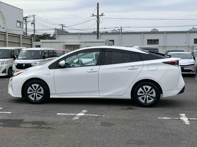 プリウスＡハイブリッド　駐車支援装置　ナビ／ワンセグ／ＢＴ　バックカメラ　全車速追従クルコン　ＬＥＤヘッドライト　オートライト　オートハイビーム　ＢＳＭ　コーナーセンサー　革巻きステアリング　ＨＵＤ　オートＡＣ（千葉県）の中古車