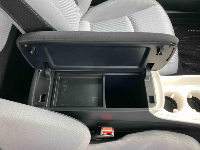 プリウスＡハイブリッド　駐車支援装置　ナビ／ワンセグ／ＢＴ　バックカメラ　全車速追従クルコン　ＬＥＤヘッドライト　オートライト　オートハイビーム　ＢＳＭ　コーナーセンサー　革巻きステアリング　ＨＵＤ　オートＡＣ（千葉県）の中古車