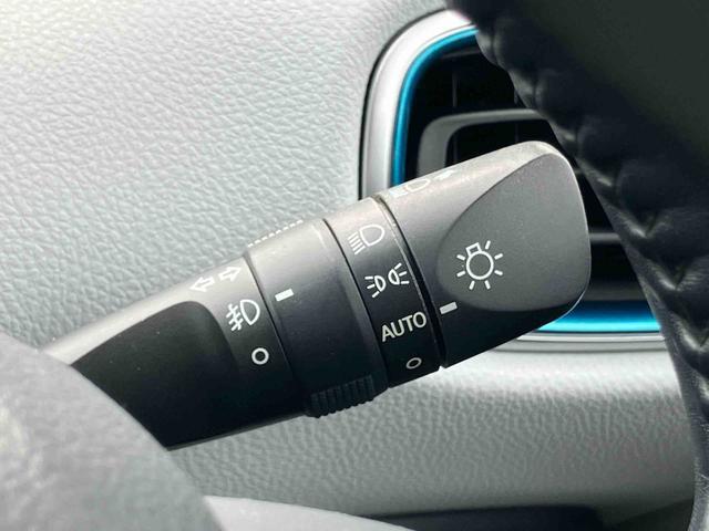 プリウスＡハイブリッド　駐車支援装置　ナビ／ワンセグ／ＢＴ　バックカメラ　全車速追従クルコン　ＬＥＤヘッドライト　オートライト　オートハイビーム　ＢＳＭ　コーナーセンサー　革巻きステアリング　ＨＵＤ　オートＡＣ（千葉県）の中古車