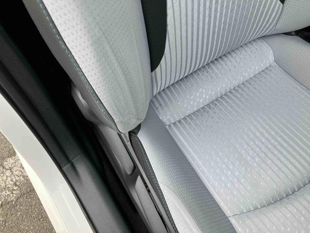 プリウスＡハイブリッド　駐車支援装置　ナビ／ワンセグ／ＢＴ　バックカメラ　全車速追従クルコン　ＬＥＤヘッドライト　オートライト　オートハイビーム　ＢＳＭ　コーナーセンサー　革巻きステアリング　ＨＵＤ　オートＡＣ（千葉県）の中古車