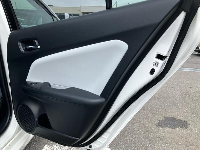 プリウスＡハイブリッド　駐車支援装置　ナビ／ワンセグ／ＢＴ　バックカメラ　全車速追従クルコン　ＬＥＤヘッドライト　オートライト　オートハイビーム　ＢＳＭ　コーナーセンサー　革巻きステアリング　ＨＵＤ　オートＡＣ（千葉県）の中古車