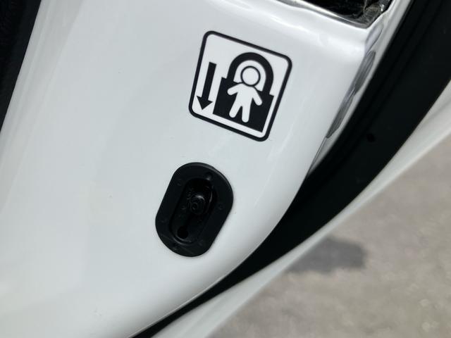 プリウスＡハイブリッド　駐車支援装置　ナビ／ワンセグ／ＢＴ　バックカメラ　全車速追従クルコン　ＬＥＤヘッドライト　オートライト　オートハイビーム　ＢＳＭ　コーナーセンサー　革巻きステアリング　ＨＵＤ　オートＡＣ（千葉県）の中古車