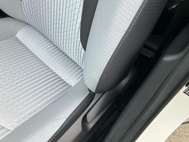 プリウスＡハイブリッド　駐車支援装置　ナビ／ワンセグ／ＢＴ　バックカメラ　全車速追従クルコン　ＬＥＤヘッドライト　オートライト　オートハイビーム　ＢＳＭ　コーナーセンサー　革巻きステアリング　ＨＵＤ　オートＡＣ（千葉県）の中古車