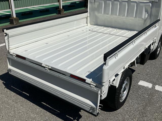 ハイゼットトラックスタンダード４ＷＤ　オートマ　荷台三方開　テールゲートチェーン　バッテリーカバー　マニュアルエアコン　パワーステアリング　スピーカー一体型ＡＭ／ＦＭラジオ　ハロゲンヘッドランプ　左右アシストグリップ　三枚リーフ（千葉県）の中古車