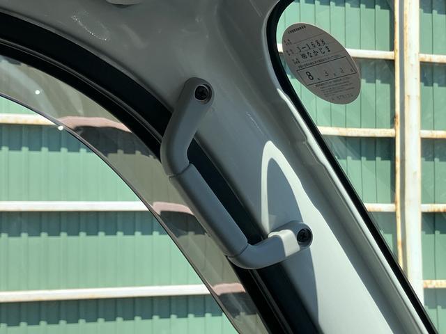 ハイゼットトラックスタンダード４ＷＤ　オートマ　荷台三方開　テールゲートチェーン　バッテリーカバー　マニュアルエアコン　パワーステアリング　スピーカー一体型ＡＭ／ＦＭラジオ　ハロゲンヘッドランプ　左右アシストグリップ　三枚リーフ（千葉県）の中古車