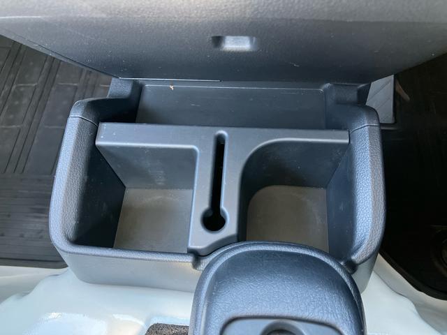 ハイゼットトラックスタンダード４ＷＤ　オートマ　荷台三方開　テールゲートチェーン　バッテリーカバー　マニュアルエアコン　パワーステアリング　スピーカー一体型ＡＭ／ＦＭラジオ　ハロゲンヘッドランプ　左右アシストグリップ　三枚リーフ（千葉県）の中古車