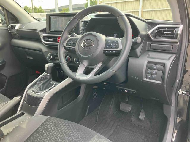 ロッキープレミアムターボ　ナビ／ＴＶ／ＤＶＤ／ＢＴ／ＵＳＢ　バックカメラ　前後ドラレコ　ＥＴＣ　全車速追従クルコン　ＬＥＤヘッドランプ　オートライト　リヤフォグランプ　コーナーセンサ　シートヒーター　革巻ステア　アルミ（千葉県）の中古車