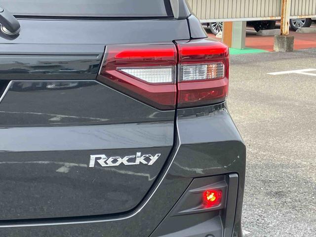 ロッキープレミアムターボ　ナビ／ＴＶ／ＤＶＤ／ＢＴ／ＵＳＢ　バックカメラ　前後ドラレコ　ＥＴＣ　全車速追従クルコン　ＬＥＤヘッドランプ　オートライト　リヤフォグランプ　コーナーセンサ　シートヒーター　革巻ステア　アルミ（千葉県）の中古車