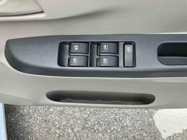 ミライースL SAアイドリングストップ 衝突被害軽減ブレーキ 横滑り防止装置 デジタルメーター サイドレバー式駐車ブレーキ キーレスエントリー 盗難防止アラーム マニュアルエアコン CD/AUX/AM・FMラジオ(千葉県)の中古車