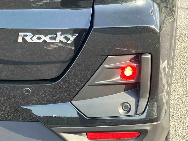 ロッキープレミアムＧ　ＨＥＶＨＥＶ　バックカメラ　全車速追従クルコン　ＬＥＤヘッドランプ　オートライト　ＡＤＢ　リヤフォグランプ　スマアシ　コーナーセンサー　シートヒーター　革巻ステアリング　電動駐車ブレーキ　キーフリー　アルミ（千葉県）の中古車