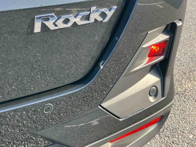 ロッキープレミアムＧ　ＨＥＶＨＥＶ　バックカメラ　全車速追従クルコン　ＬＥＤヘッドランプ　オートライト　ＡＤＢ　リヤフォグランプ　スマアシ　コーナーセンサー　シートヒーター　革巻ステアリング　電動駐車ブレーキ　キーフリー　アルミ（千葉県）の中古車