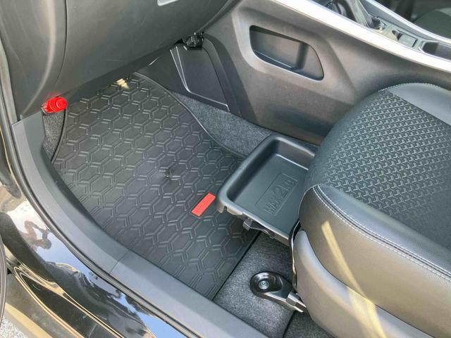 ロッキープレミアムＧ　ＨＥＶＨＥＶ　バックカメラ　全車速追従クルコン　ＬＥＤヘッドランプ　オートライト　ＡＤＢ　リヤフォグランプ　スマアシ　コーナーセンサー　シートヒーター　革巻ステアリング　電動駐車ブレーキ　キーフリー　アルミ（千葉県）の中古車