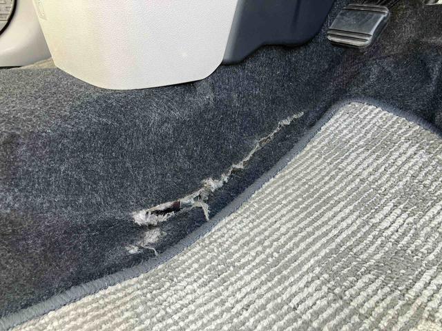 ムーヴＬナビ／ワンセグ／ＵＳＢ／ＣＤ　ＥＴＣ　アイドリングストップ　横滑り防止装置　キーレスエントリー　盗難防止アラーム　マニュアルエアコン　ハロゲンヘッドランプ　スモークガラス　足踏み式パーキングブレーキ（千葉県）の中古車