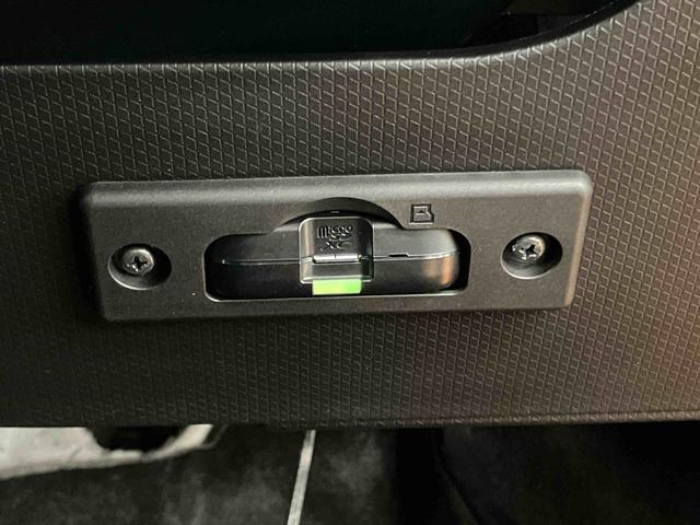 タントカスタムＸバックカメラ連動９インチフルセグナビ　ＵＳＢ接続　ブルートゥース対応　ＴＶナビキット　フロント．リヤドライブレコーダー連動　前後コーナーセンサー　運転席ロングスライドシート　前席シートヒーター（千葉県）の中古車