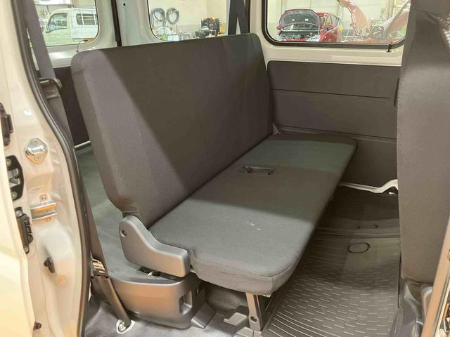 ハイゼットカーゴデラックス衝突被害軽減ブレーキ　コーナーセンサー　オートライト　プライバシーガラス　フロントパワーウィンドウ　オーバーヘッドシェルフ　スピーカー一体型ＡＭ・ＦＭラジオ　キーレスエントリー　アイドリングストップ（千葉県）の中古車