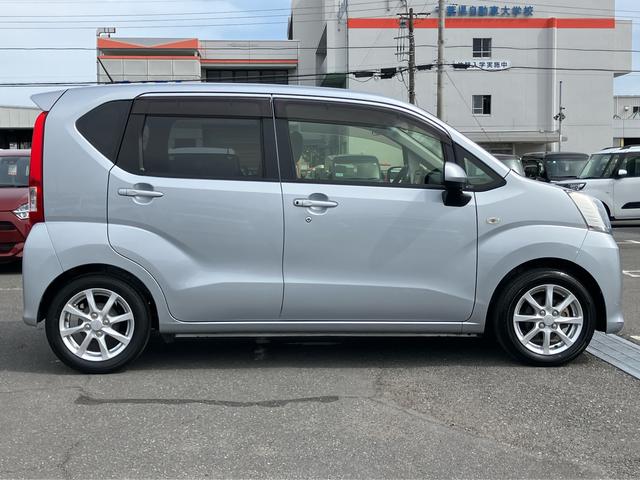 ムーヴＸ　ＳＡIIＣＤ／ＡＵＸ　オートライト　オートエアコン　アルミホイール　トップシェイドガラス　シートリフター　スモークガラス　キーフリーシステム　ボタンスタート　イモビライザー　盗難防止アラーム　衝突被害軽減装置（千葉県）の中古車