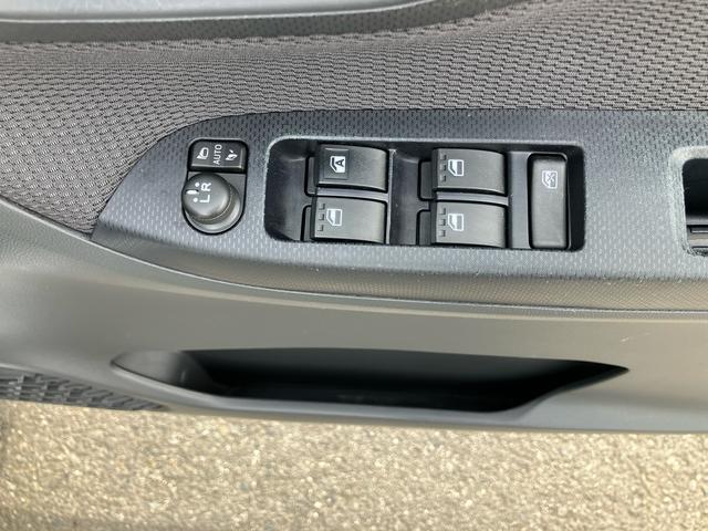 ムーヴＸ　ＳＡIIＣＤ／ＡＵＸ　オートライト　オートエアコン　アルミホイール　トップシェイドガラス　シートリフター　スモークガラス　キーフリーシステム　ボタンスタート　イモビライザー　盗難防止アラーム　衝突被害軽減装置（千葉県）の中古車