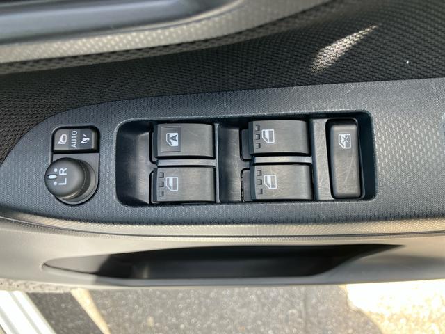 ムーヴＸリミテッドII　ＳＡIIIナビ／ＴＶ／ＢＴ／ＵＳＢ／ＤＶＤ　バックカメラ　運転席シートヒーター　トップシェイドガラス　アルミホイール　ＬＥＤヘッドライト　オートライト　革巻ステアリング　衝突軽減装置　キーフリー　盗難防止警報（千葉県）の中古車