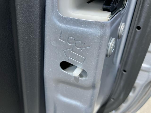 ムーヴＸリミテッドII　ＳＡIIIナビ／ＴＶ／ＢＴ／ＵＳＢ／ＤＶＤ　バックカメラ　運転席シートヒーター　トップシェイドガラス　アルミホイール　ＬＥＤヘッドライト　オートライト　革巻ステアリング　衝突軽減装置　キーフリー　盗難防止警報（千葉県）の中古車