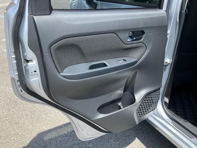 ムーヴＸリミテッドII　ＳＡIIIナビ／ＴＶ／ＢＴ／ＵＳＢ／ＤＶＤ　バックカメラ　運転席シートヒーター　トップシェイドガラス　アルミホイール　ＬＥＤヘッドライト　オートライト　革巻ステアリング　衝突軽減装置　キーフリー　盗難防止警報（千葉県）の中古車