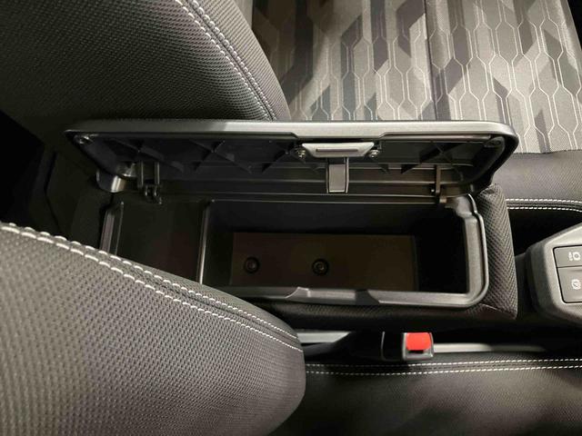 タフトＧターボ　クロムベンチャーターボ　ガラスルーフ　ルーフレール　バックカメラ　ＬＥＤヘッドランプ　オートライト　シートヒーター　前後コ−ナ−センサー　革巻きハンドル　電動駐車ブレーキ　キーフリーシステム　アルミホイール　ステリモ（千葉県）の中古車