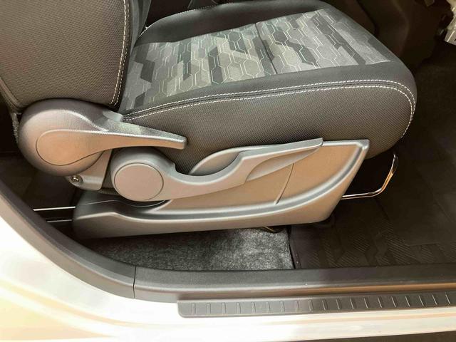 タフトＧターボ　クロムベンチャーターボ　ガラスルーフ　ルーフレール　バックカメラ　ＬＥＤヘッドランプ　オートライト　シートヒーター　前後コ−ナ−センサー　革巻きハンドル　電動駐車ブレーキ　キーフリーシステム　アルミホイール　ステリモ（千葉県）の中古車