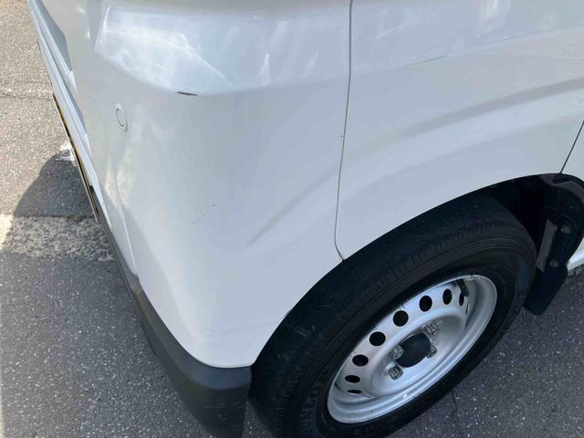 ハイゼットカーゴデラックス衝突回避支援ブレーキ　誤発進抑制制御　横滑り防止装置　オートライト　ＡＭ／ＦＭラジオ　前後コーナーセンサー　オーバーヘッドシェルフ　アイドリングストップ　パワーウィンドウ　スモークドガラス　キーレス（千葉県）の中古車