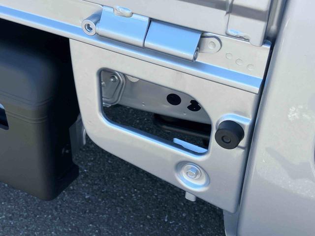 ハイゼットトラックスタンダード荷台三方開　バッテリーカバー　ＡＭ／ＦＭラジオ　ハロゲンヘッドランプ　オートライト　オートハイビーム　衝突被害軽減ブレーキ　マニュアルエアコン　アイドリングストップ　サイドレバー式パーキングブレーキ（千葉県）の中古車