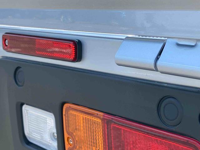ハイゼットトラックスタンダード荷台三方開　バッテリーカバー　ＡＭ／ＦＭラジオ　ハロゲンヘッドランプ　オートライト　オートハイビーム　衝突被害軽減ブレーキ　マニュアルエアコン　アイドリングストップ　サイドレバー式パーキングブレーキ（千葉県）の中古車